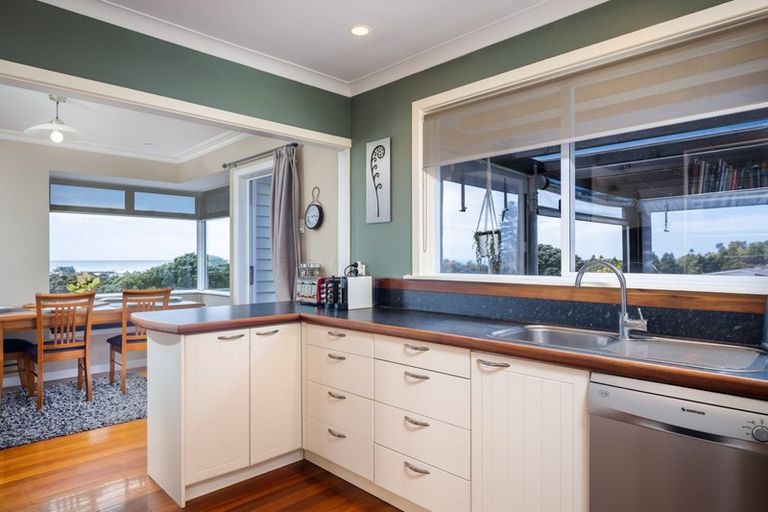 Photo of property in 50 Calvert Road, Lynmouth, New Plymouth, 4310