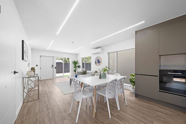 Photo of property in 17 Muir Avenue, Mangere Bridge, Auckland, 2022