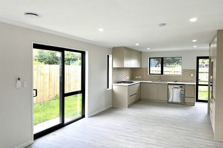 Photo of property in 52b Tatariki Street, Rosehill, Papakura, 2113