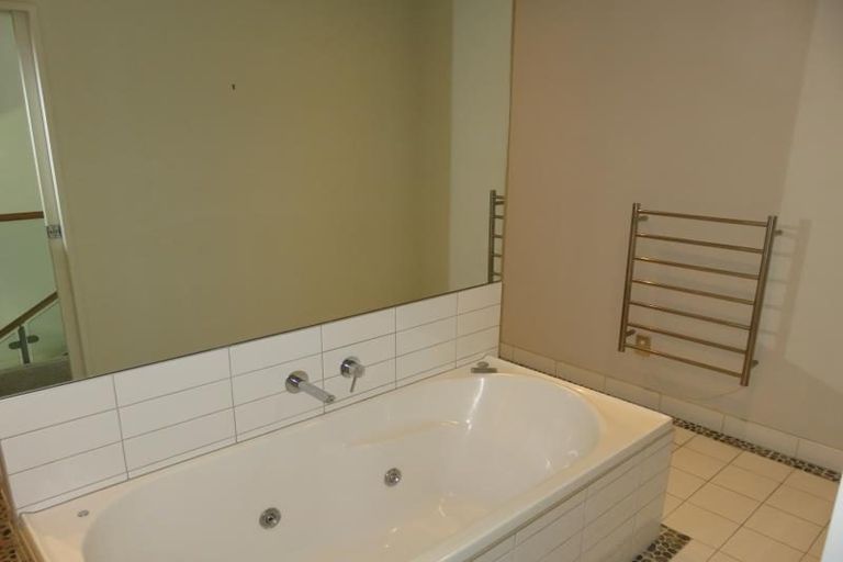 Photo of property in 3/142 Onslow Road, Khandallah, Wellington, 6035