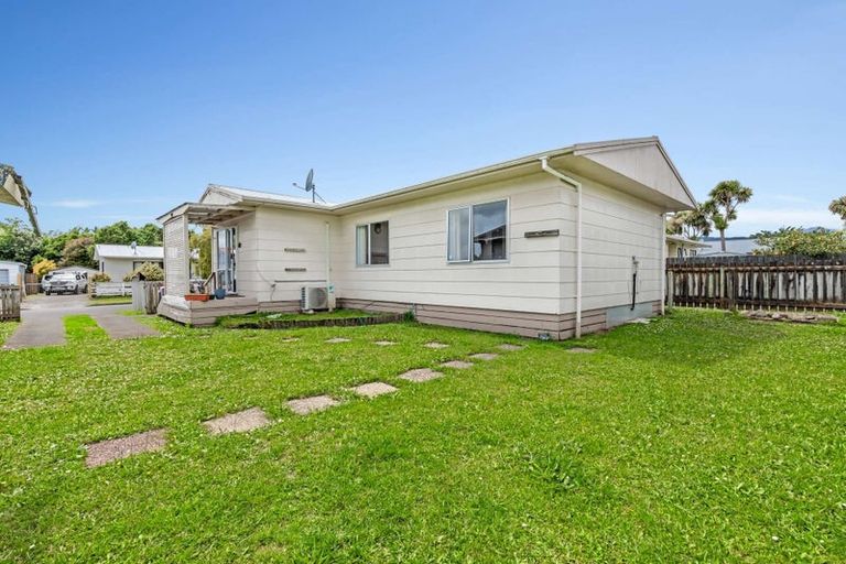 Photo of property in 14 Guy Avenue, Levin, 5510