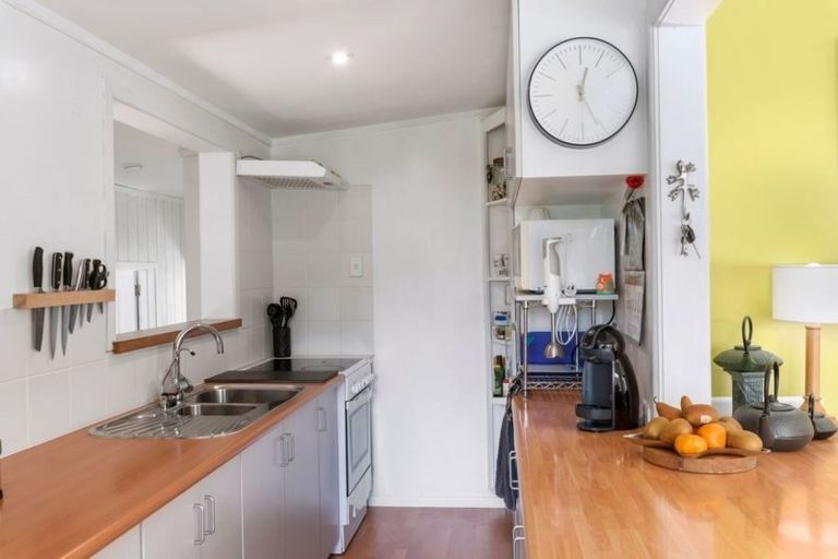 Photo of property in 128 Bodhisattva Road, Waitoki, Silverdale, 0994