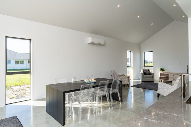 Photo of property in 80 Stace Hopper Drive, One Tree Point, Ruakaka, 0118