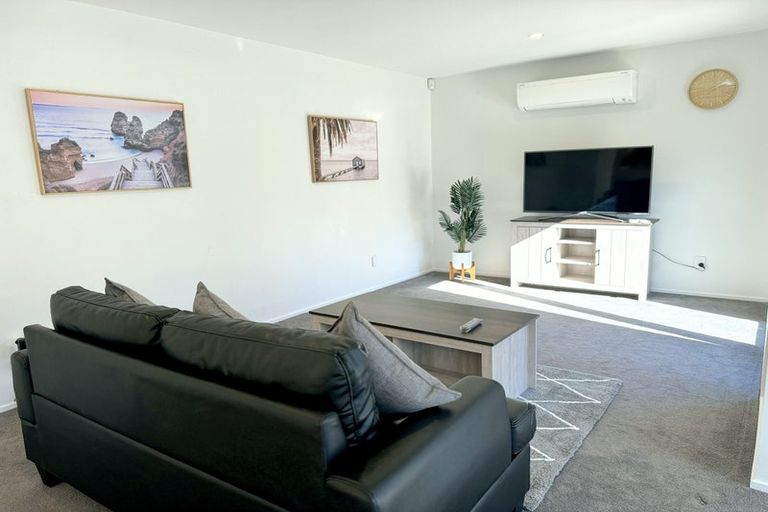 Photo of property in 1/251 Memorial Avenue, Burnside, Christchurch, 8053