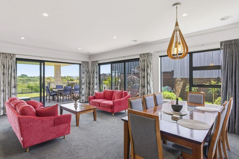 Photo of property in 19 Taranui Way, Paraparaumu Beach, Paraparaumu, 5032