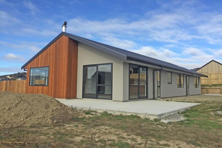 Photo of property in 11 Obelisk Street, Wanaka, 9305