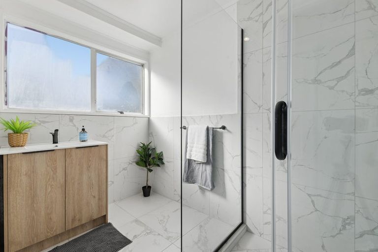 Photo of property in 7 Pushon Place, Clendon Park, Auckland, 2103