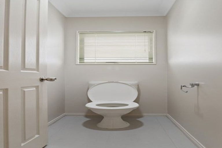 Photo of property in 6 Chadlington Avenue, Henderson, Auckland, 0612