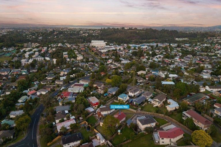 Photo of property in 11 Seakens Way, Glen Eden, Auckland, 0602