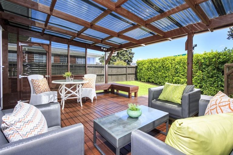 Photo of property in 1/344 Lake Road, Hauraki, Auckland, 0622