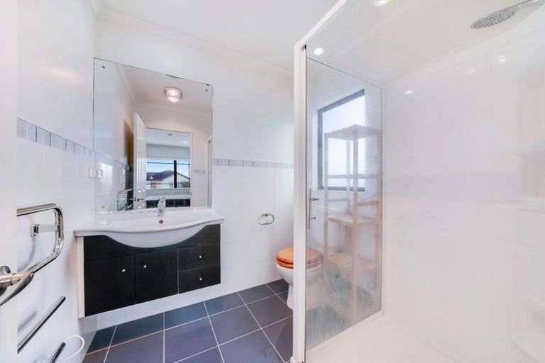 Photo of property in 71 Baverstock Road, Flat Bush, Auckland, 2016