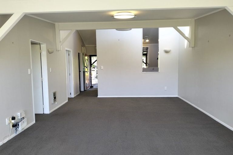 Photo of property in The Triangle, 2/33 Halswater Drive, Churton Park, Wellington, 6037