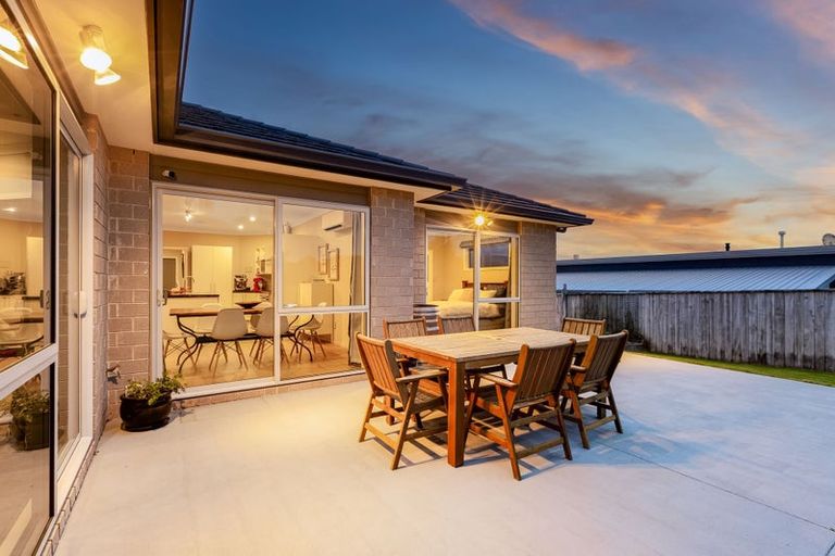 Photo of property in 4 Peel Lane, Aotea, Porirua, 5024