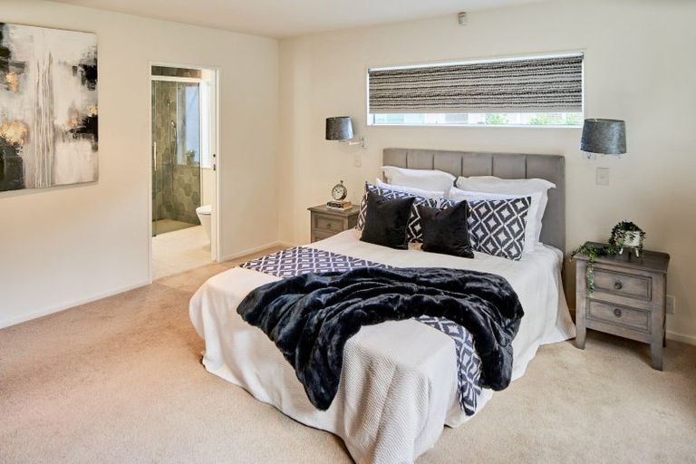 Photo of property in 44 Cheviot Road, Lowry Bay, Lower Hutt, 5013