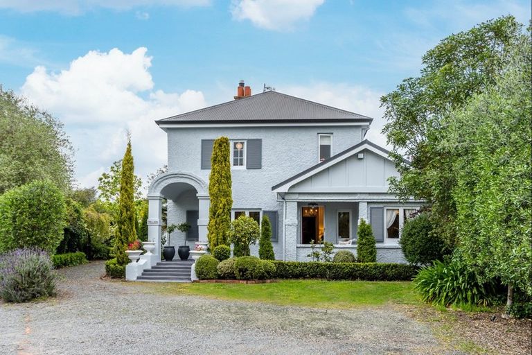 Photo of property in 98 Te Mata Road, Havelock North, 4130