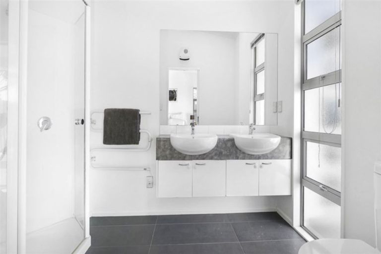 Photo of property in 17 Bottle Lake Drive, Parklands, Christchurch, 8083