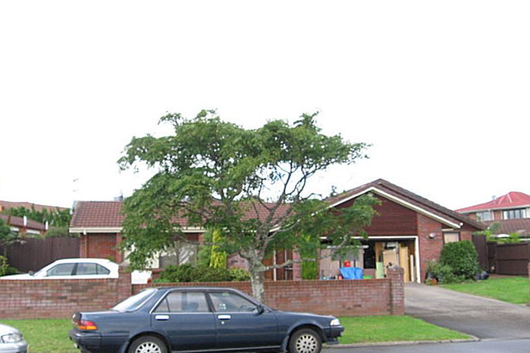 Photo of property in 24 William Bryan Drive, Half Moon Bay, Auckland, 2012
