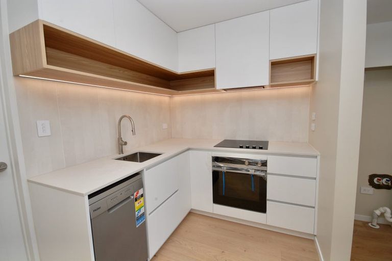 Photo of property in 8/139 Tirimoana Road, Te Atatu South, Auckland, 0602