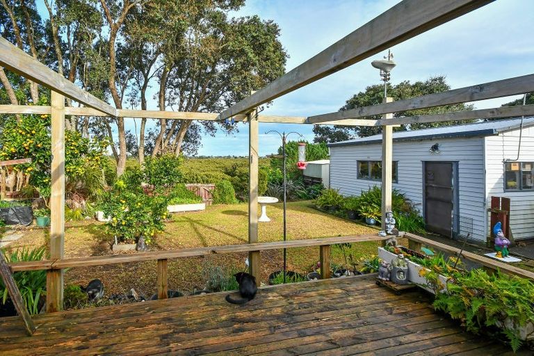 Photo of property in 14 Seaward Place, Wattle Downs, Auckland, 2103