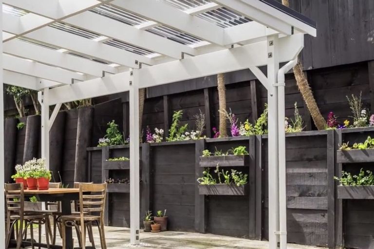 Photo of property in 1/15 Emerson Street, Berhampore, Wellington, 6023