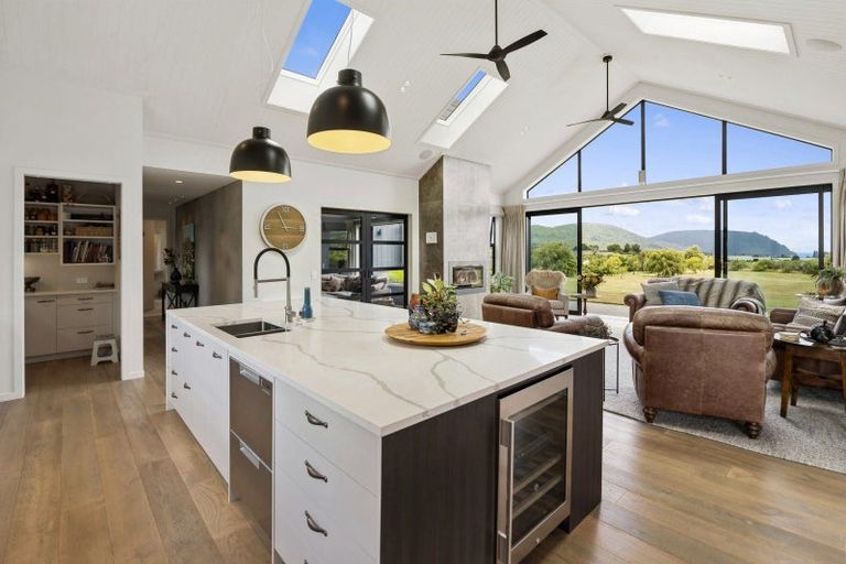 Photo of property in 32 Lacebark Drive, Kinloch, Taupo, 3377