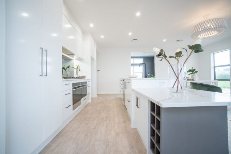 Photo of property in 9 Loveston Lane, Kelvin Grove, Palmerston North, 4470