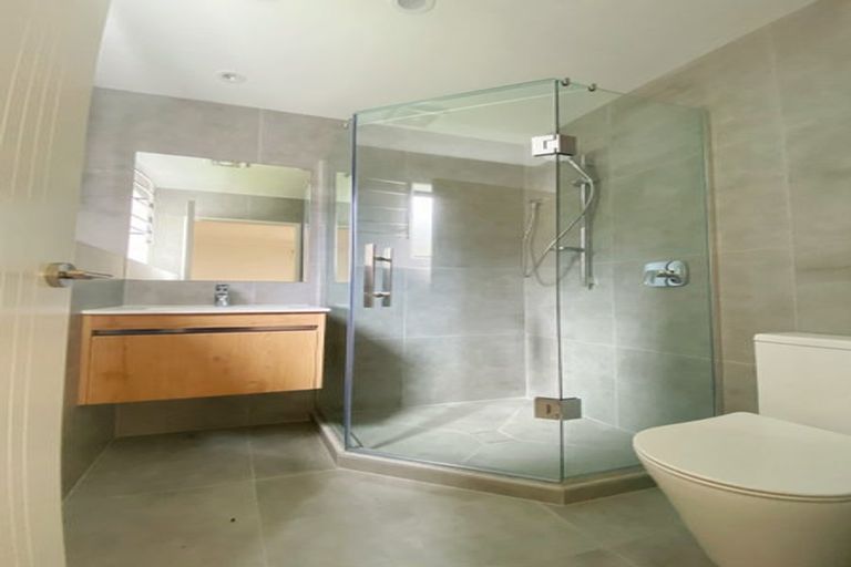 Photo of property in 37b Forrest Hill Road, Milford, Auckland, 0620