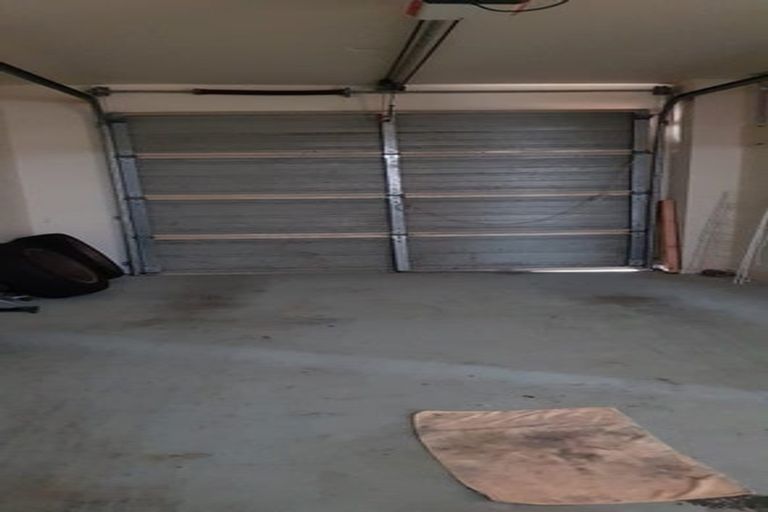 Photo of property in 3 Gina Avenue, Ranui, Auckland, 0612