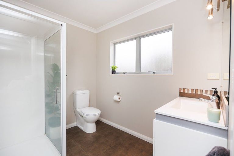 Photo of property in 5 Manhattan Court, Kelvin Grove, Palmerston North, 4414