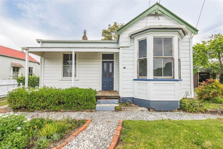 Photo of property in 37 Gibson Street, Aramoho, Whanganui, 4500