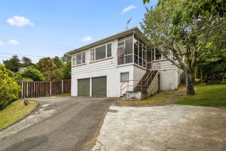 Photo of property in 313 Main Road, Tawa, Wellington, 5028