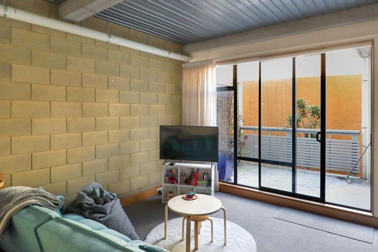 Photo of property in First House Apartments, 3/4 Frederick Street, Te Aro, Wellington, 6011