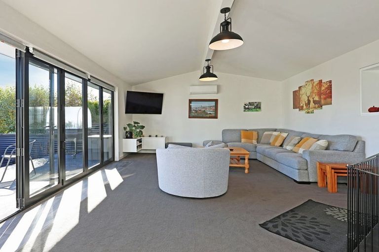 Photo of property in 42a Gordon Street, Weston, Oamaru, 9401