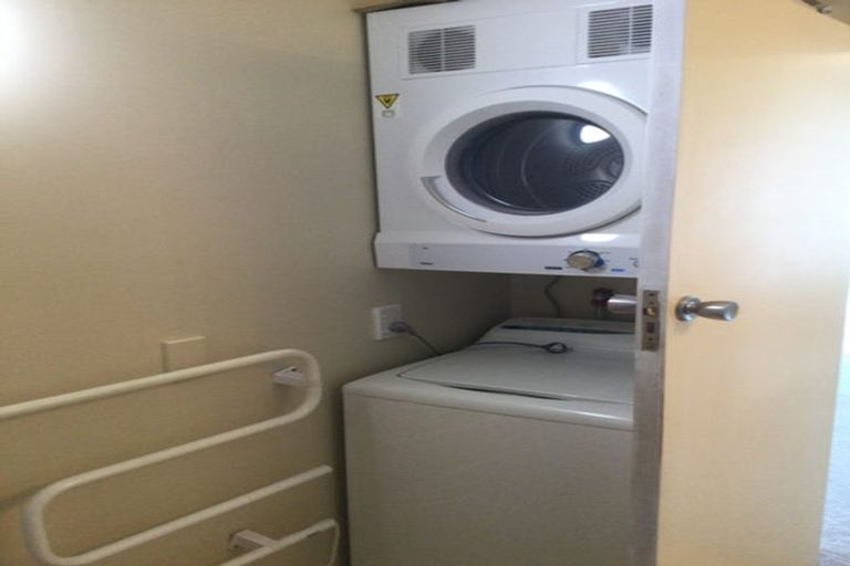 Photo of property in Jerningham Apartments, 20 Oriental Terrace, Oriental Bay, Wellington, 6011