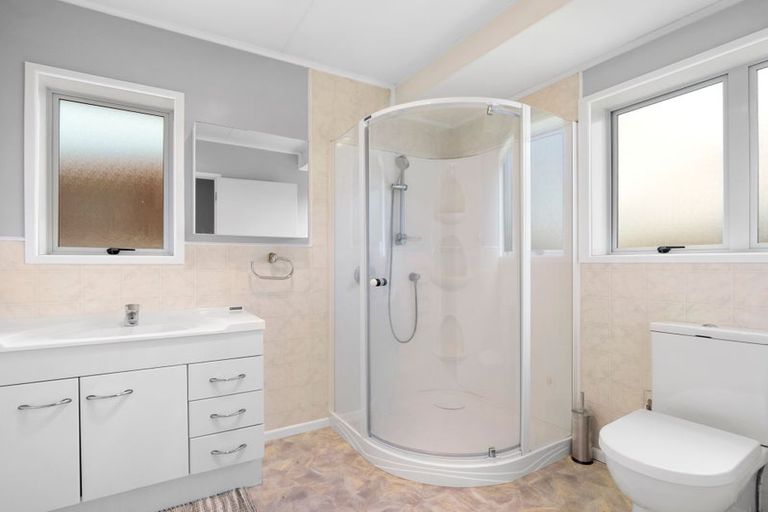 Photo of property in 95 Kitchener Road, Waiuku, 2123