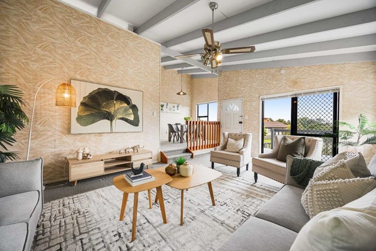 Photo of property in 12 Clearview Heights, Ranui, Auckland, 0612