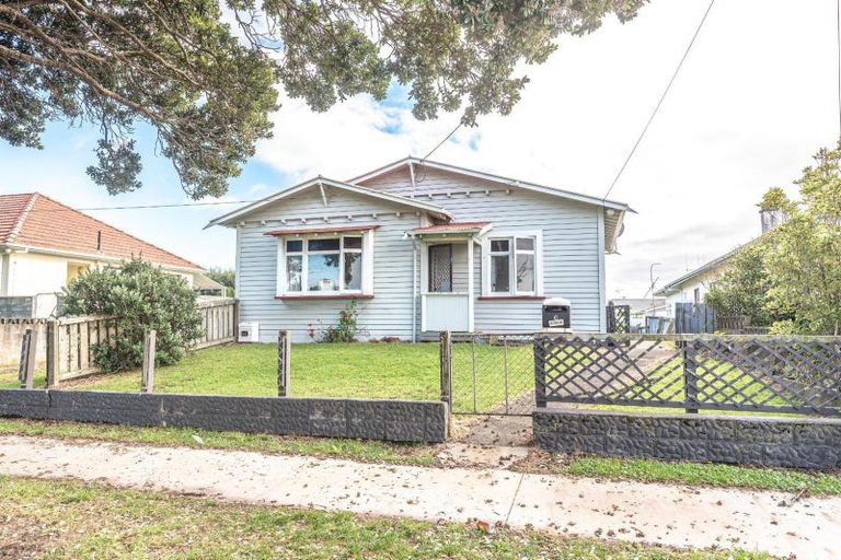 Photo of property in 6 Harper Street, Gonville, Whanganui, 4501