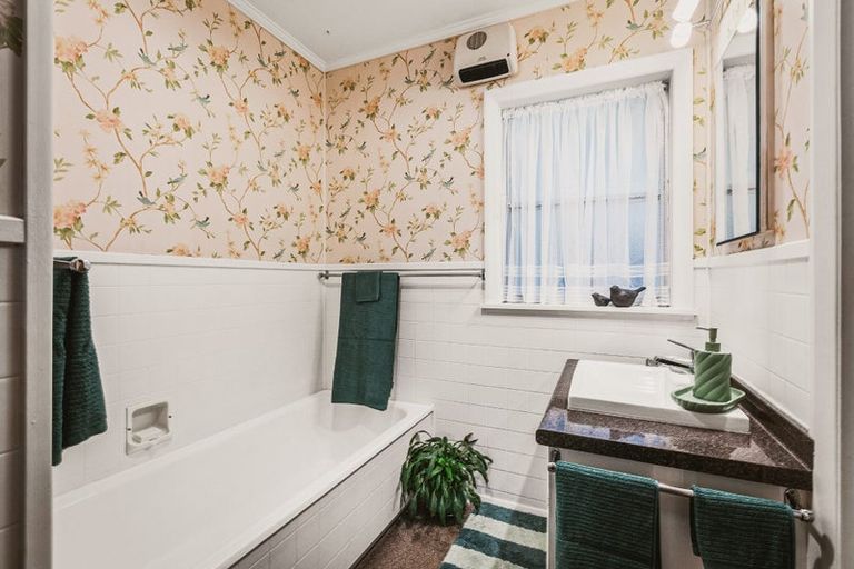 Photo of property in 43 James Foley Avenue, Pirimai, Napier, 4112
