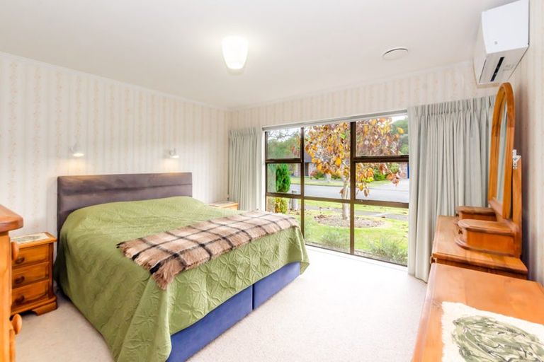 Photo of property in 31 Awanui Drive, Waikanae, 5036