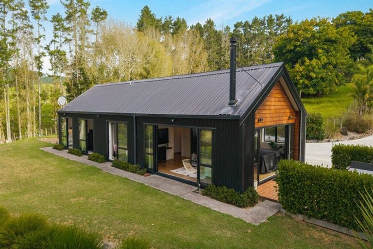 Photo of property in 685 Inland Road, Helensville, 0875