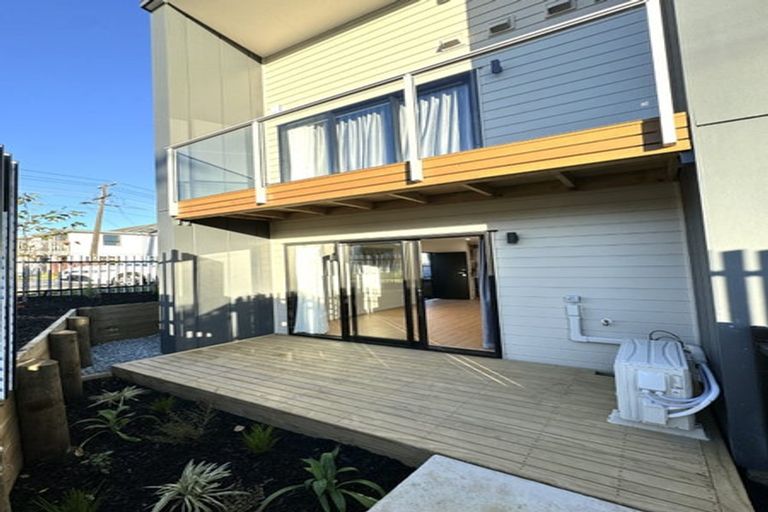 Photo of property in 70 Walters Road, Takanini, 2112