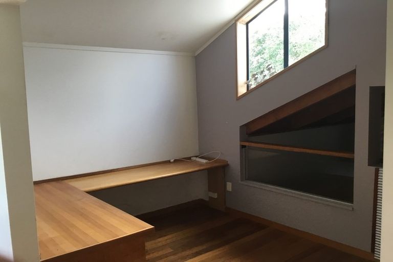 Photo of property in 1049 Scenic Drive North, Swanson, Auckland, 0816