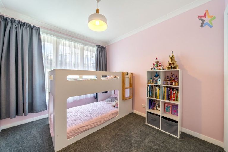 Photo of property in 14 Young Grove, Stokes Valley, Lower Hutt, 5019