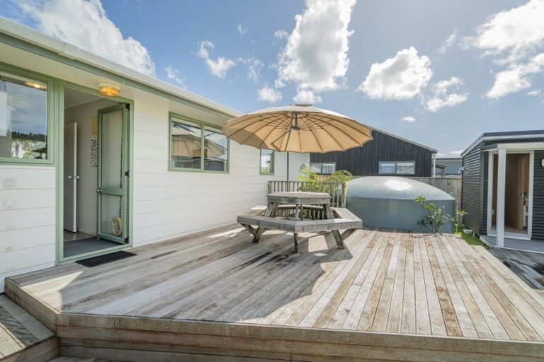 Photo of property in 23 Hawk Hill Crescent, Cooks Beach, Whitianga, 3591