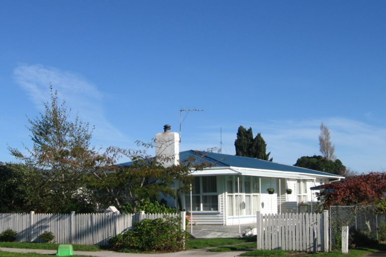 Photo of property in 4 Swaffield Road, Papatoetoe, Auckland, 2025