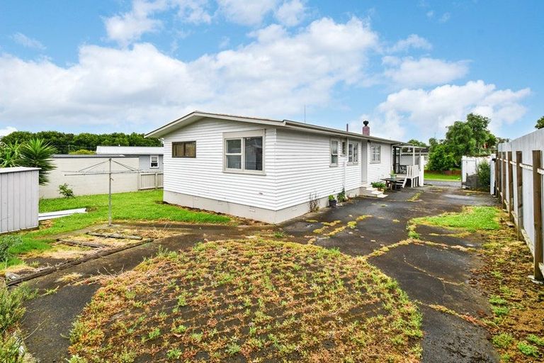 Photo of property in 15 Gainsborough Street, Manurewa, Auckland, 2102