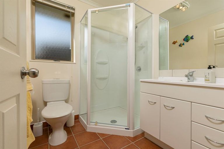 Photo of property in 27 View Ridge Drive, Ranui, Auckland, 0612