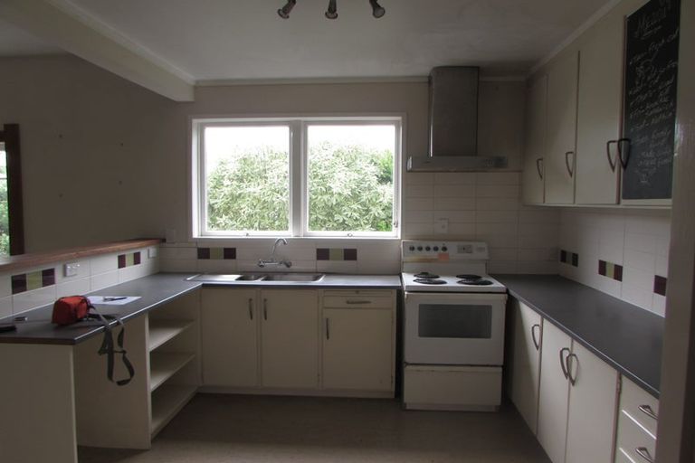 Photo of property in 35 Clayburn Road, Glen Eden, Auckland, 0602