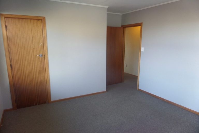 Photo of property in 11 Beverley Grove, Paparangi, Wellington, 6037