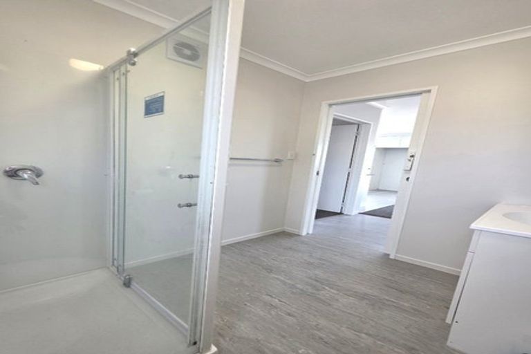 Photo of property in 21 Tranent Road, Mangere, Auckland, 2022